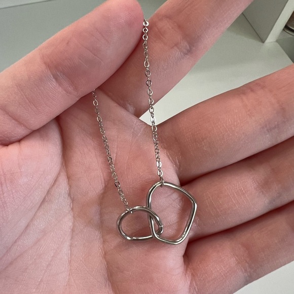 Elegant Silver Necklace with Interlocking Pendants - Picture 4 of 4